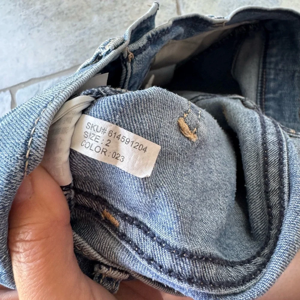 Abercrombie & Fitch Blue High-Waisted Distressed Jean‎ Shorts Size 2/26